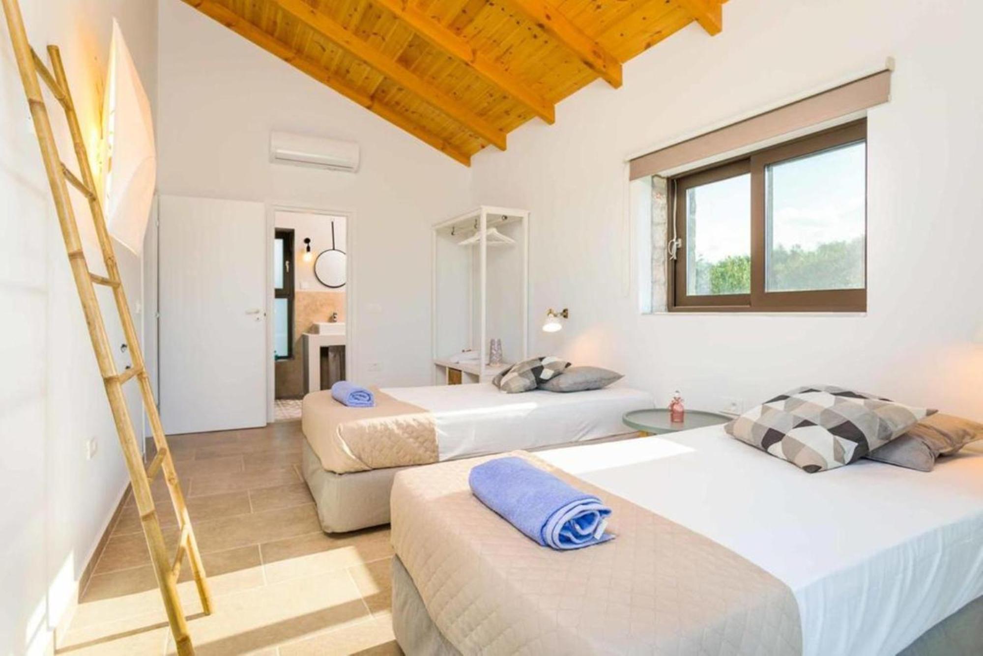 Astarte Villas - Petra Elia Private Villa With Pool Plános 외부 사진